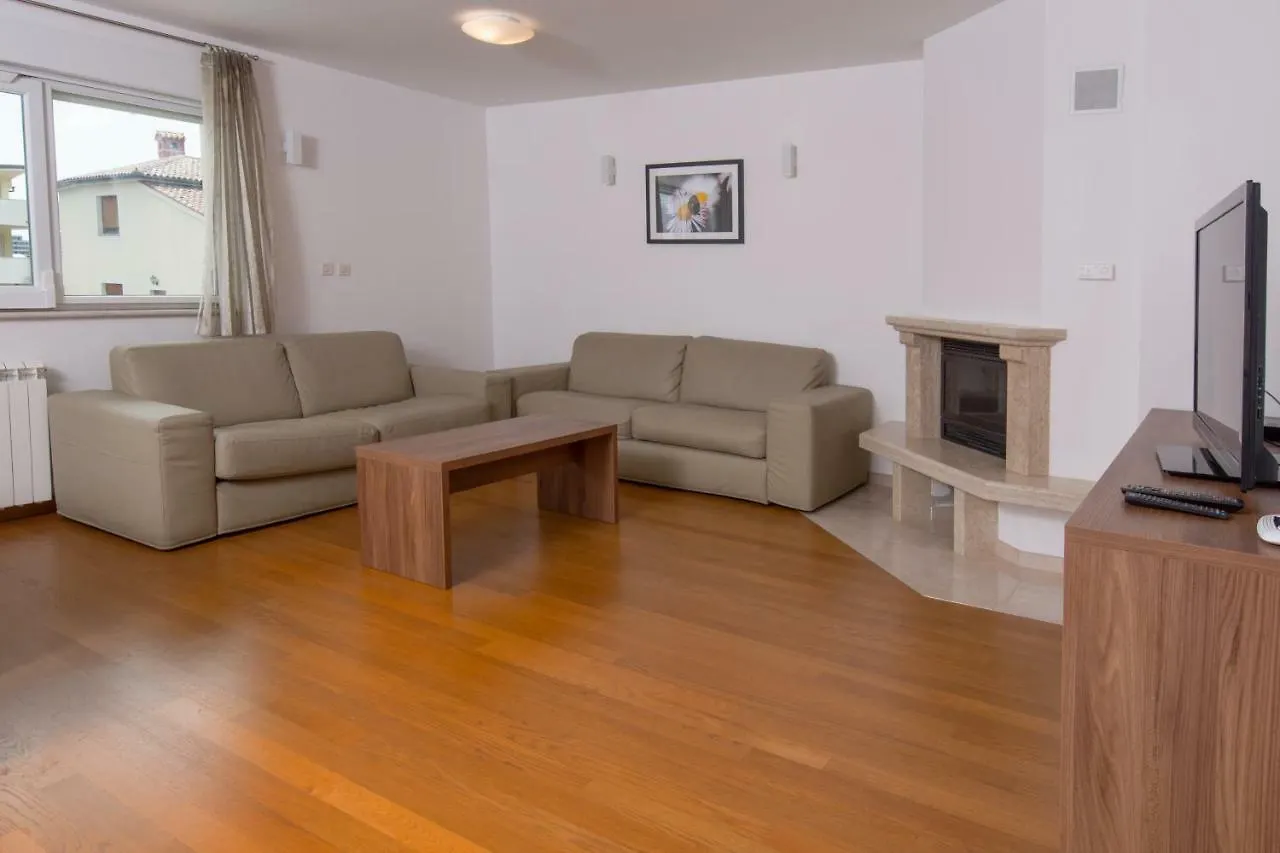 Deluxe Apartment With Private Pool - 100M From The Sea Pula 0*,  Hırvatistan