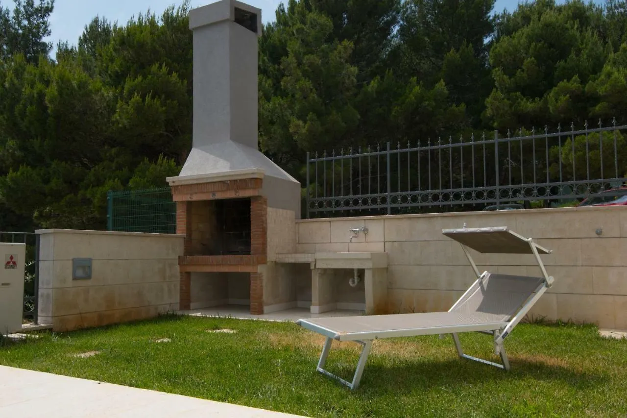 Deluxe Apartment With Private Pool - 100M From The Sea Pula