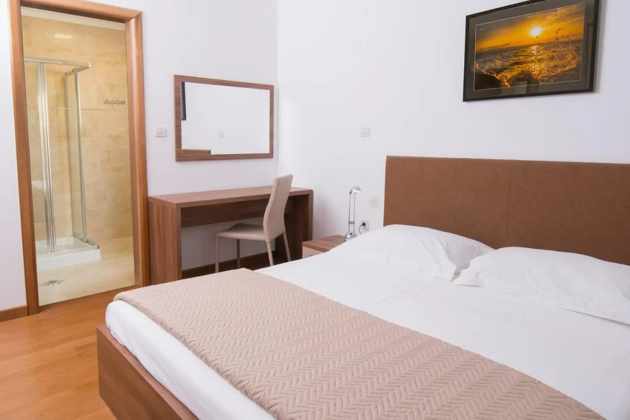 Deluxe Apartment With Private Pool - 100M From The Sea Pula Hırvatistan