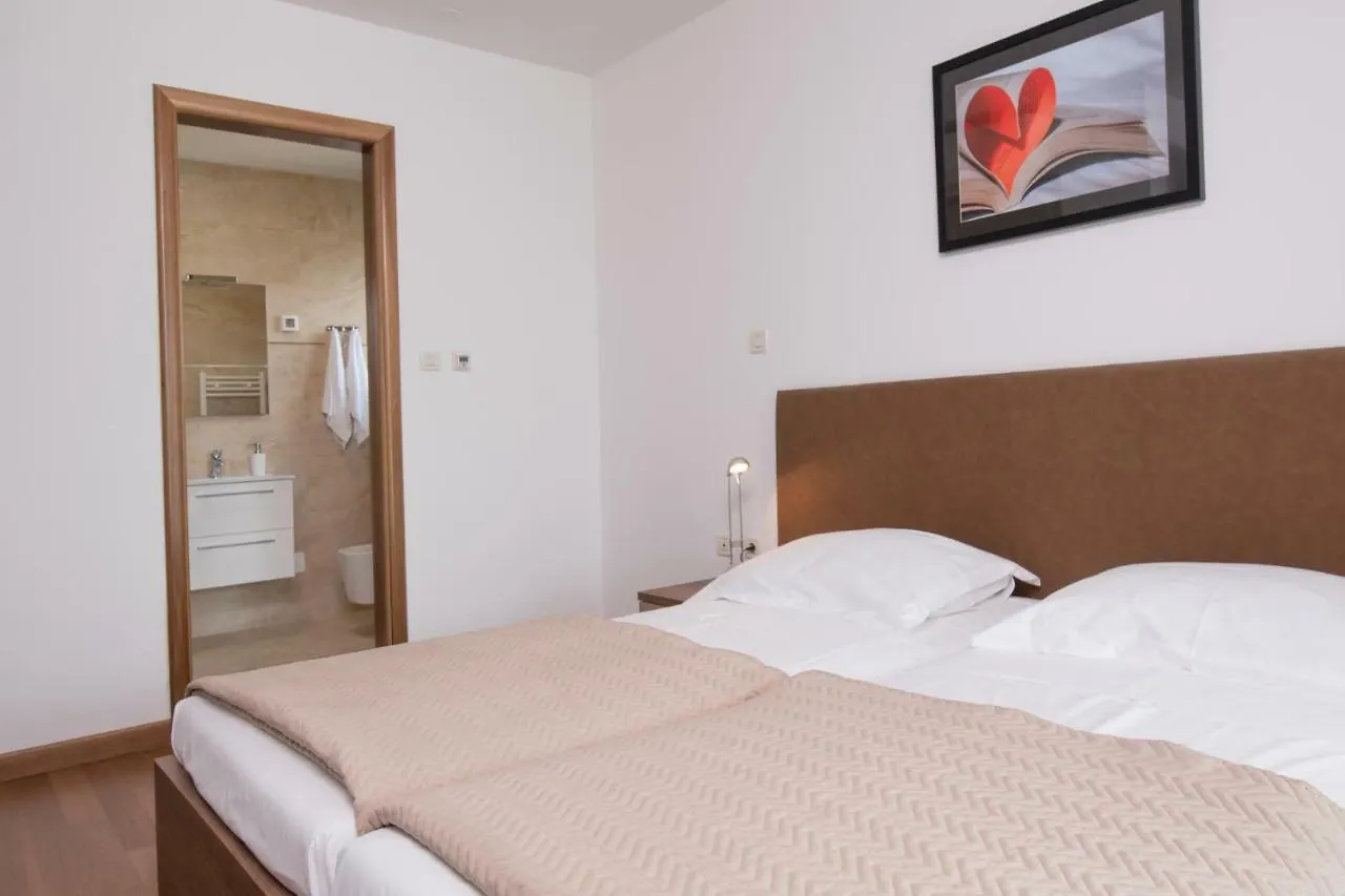 Deluxe Apartment With Private Pool - 100M From The Sea Pula Hırvatistan
